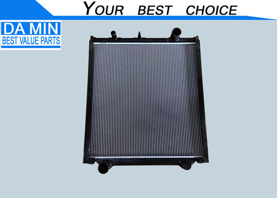 10PE1 Radiator 1214107950 Inti Pendingin Aluminium Ukuran Standar Cangkang Plastik Suku Cadang Mesin Truk Berat Isuzu CXZ