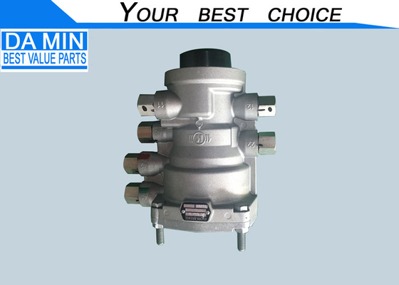 GXZ EXZ Trailer Control Valve 1482400451 Untuk Isuzu Heavy Truck Air Relay Valve Multiple Connector AIr Brake