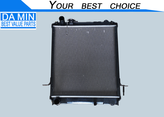 Radiator 4HG1 8971771931 NPR NQR Suku Cadang Pendingin Mesin Tinggi Inti 530mm Lebar Inti 490mm Tangki Air Aluminium-Plastik