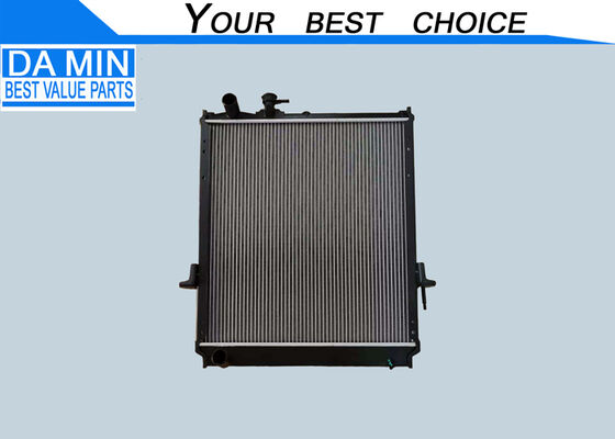 4HG1 Radiator 8980955872 Aluminium Plastik Tangki Air Inti Ukuran 590*548 Inlet Outlet Pipa Air di Sisi Kiri NPR NQR Isuzu Truck