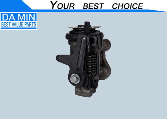 Penghentian depan kanan drum Silinder roda belakang 8980812920 Dengan sekrup katup bleeder Penghentian hidrolik Pengaturan lembab otomatis